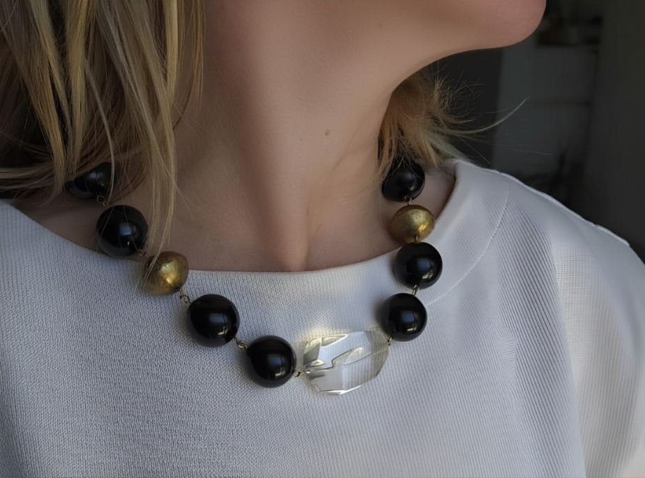 Black agate and rock crystal necklace