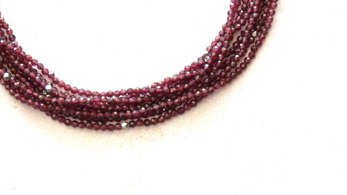 COLLIER GRENAT