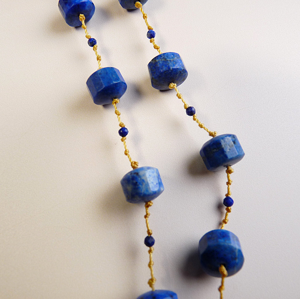 Collier AVA