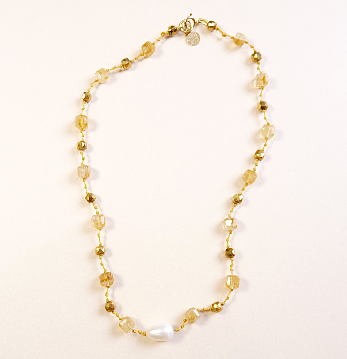 Collier AVA