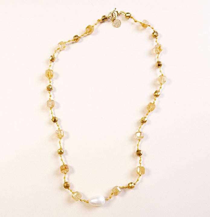 Collier AVA