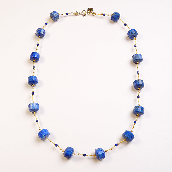 Collier AVA