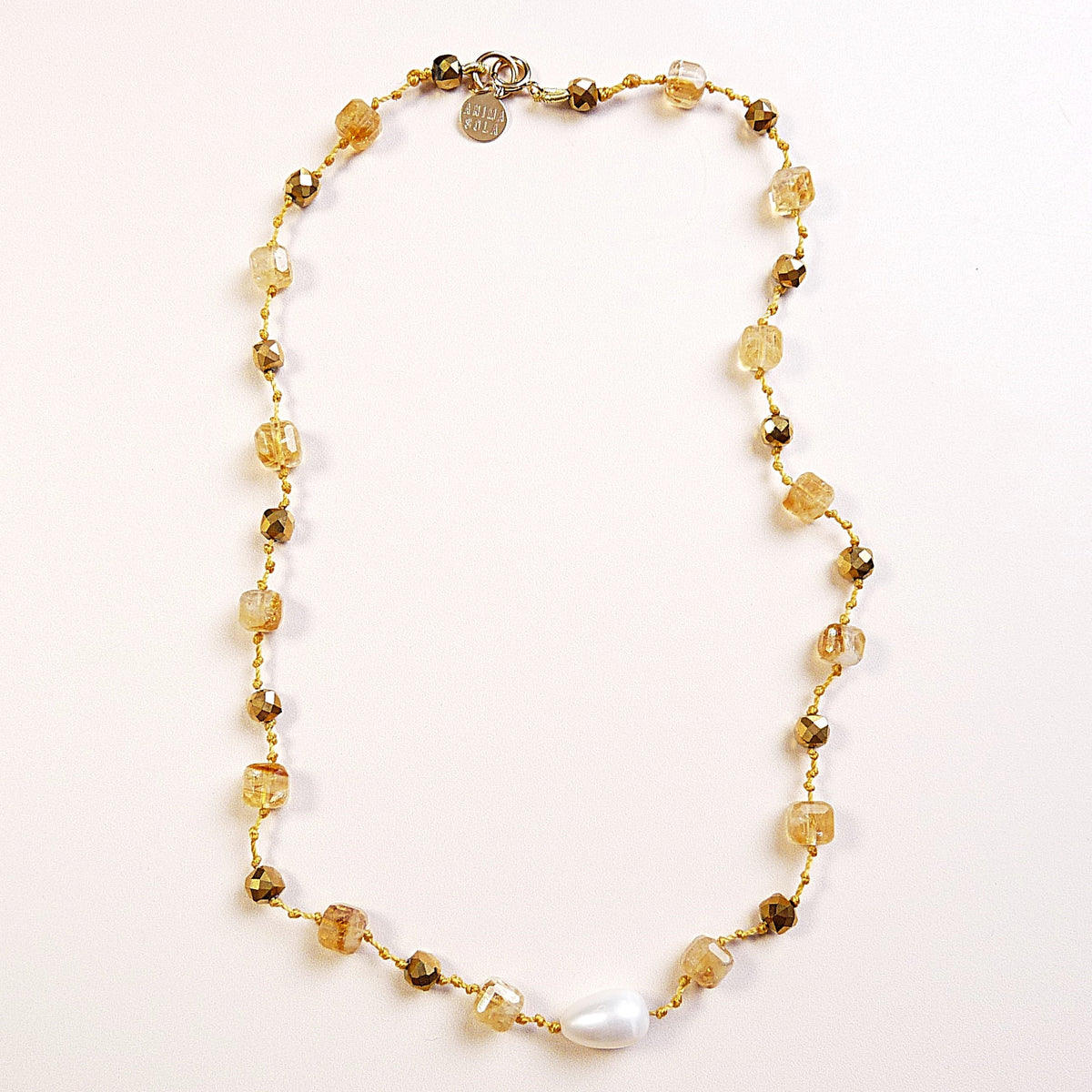 Collier AVA