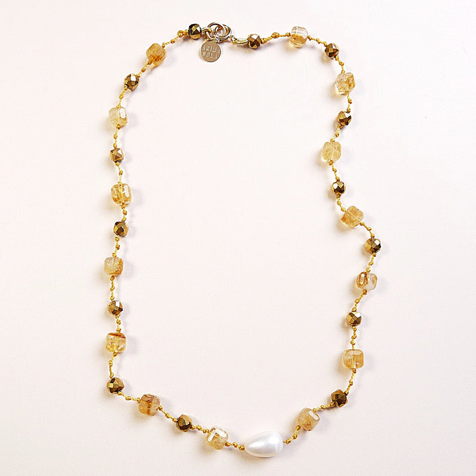 Collier AVA