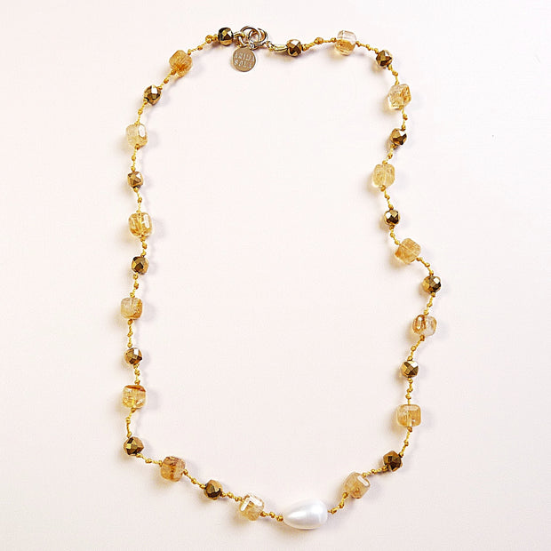 Collier AVA